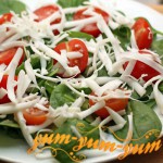 Салат с козьим сыром помидорами и огурцами рецепт с фото