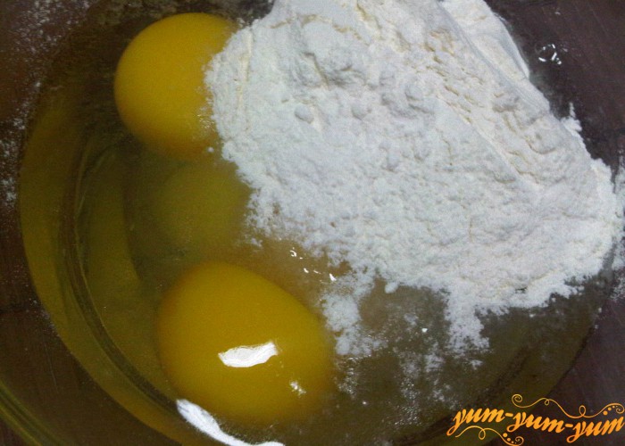 яйца, сахар и мука для крема