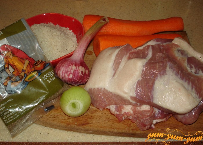 мясо-рис-морковь-лук и чеснок для плова