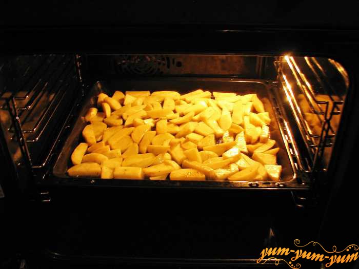 Подготавливаем картофель в духовке для омлета