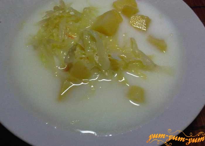 Молочный суп с капустой подаем к столу