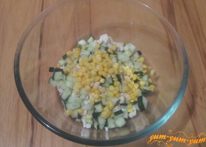 Добавить в салат кукурузные зерна