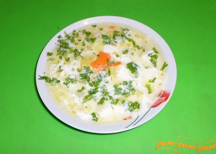 Добавить в сырный суп свежую или сушеную зелень 