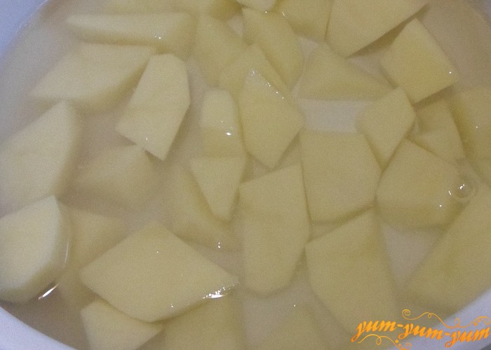 Сварить картофель до готовности