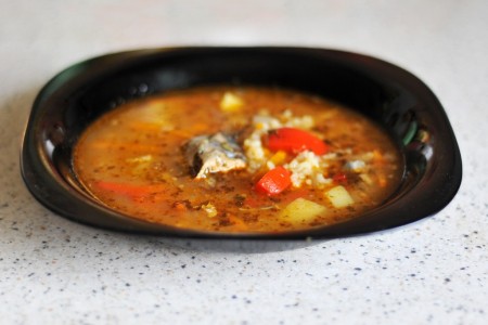 Рыбный суп из консервов